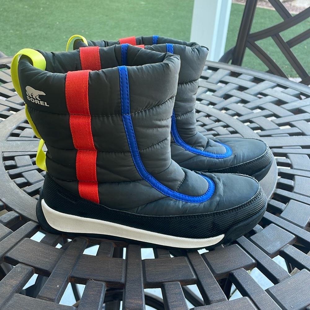 Unisex SOREL snow boots size 6